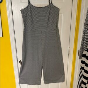 Versona Black and White Houndstooth Smock Back Jumpsuit NWOT